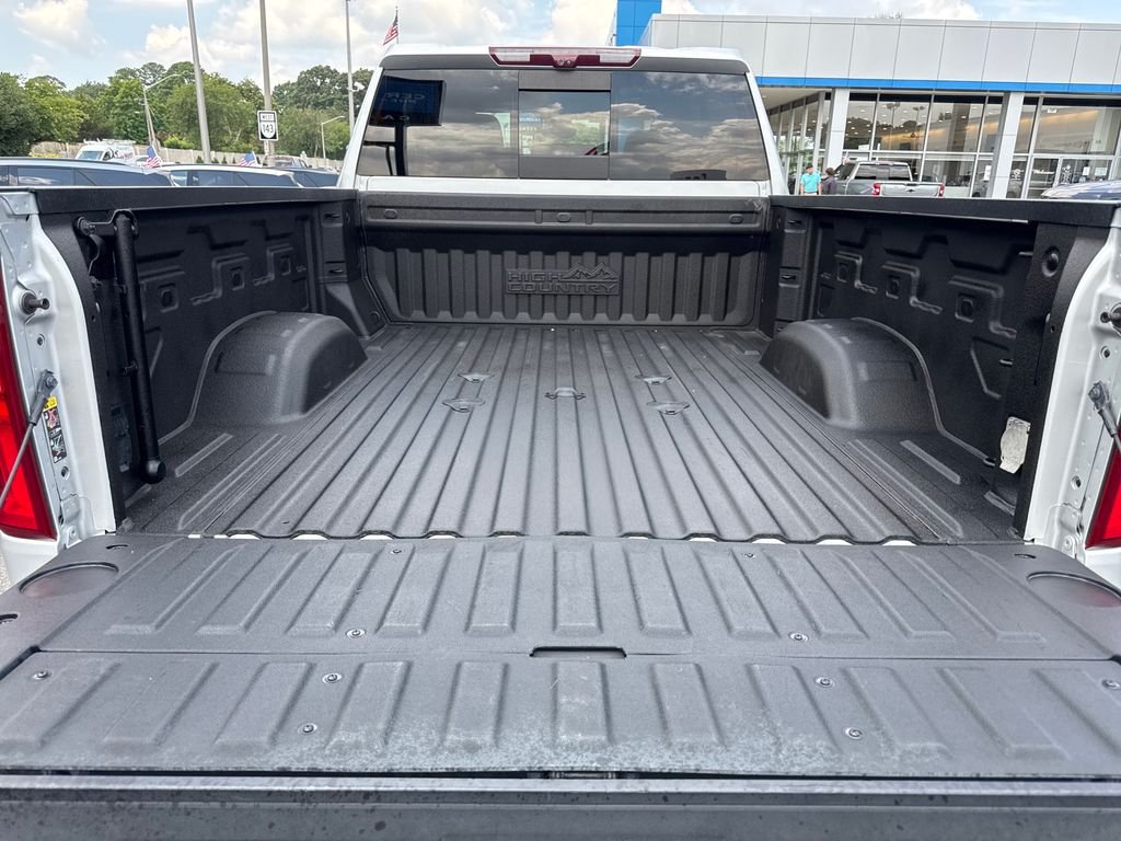 Used 2022 Silver Chevrolet High Country image 24