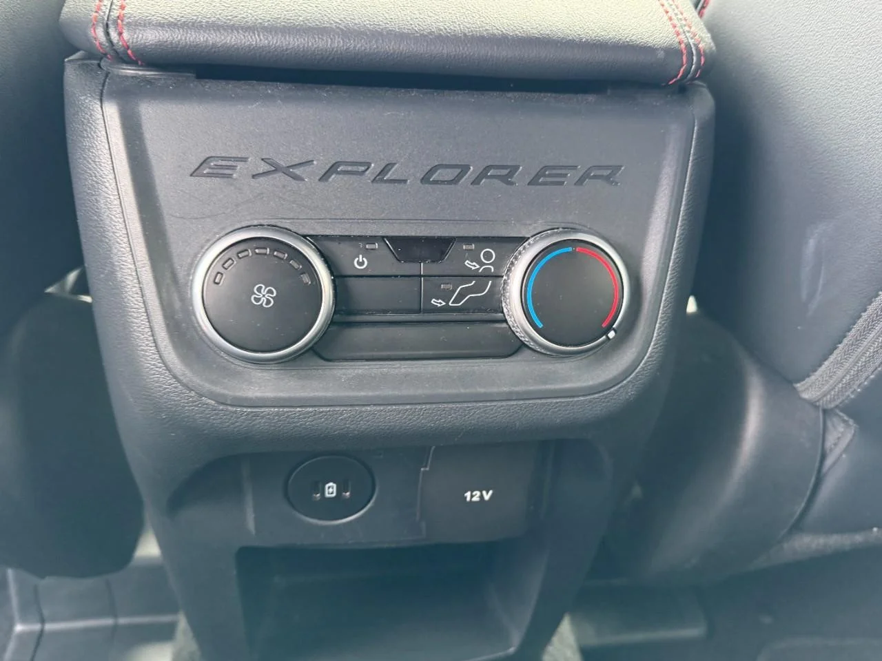 Used 2025 Carbonized Gray Metallic Ford ST-Line 4WD image 12