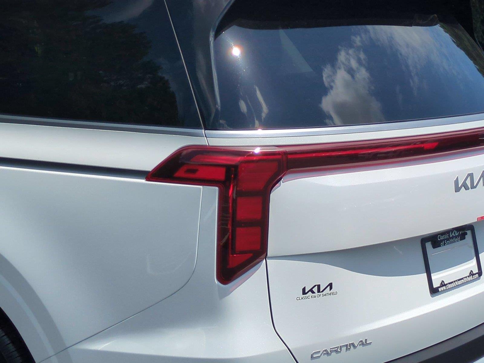 New 2026 Snow White Pearl Kia LXS image 12