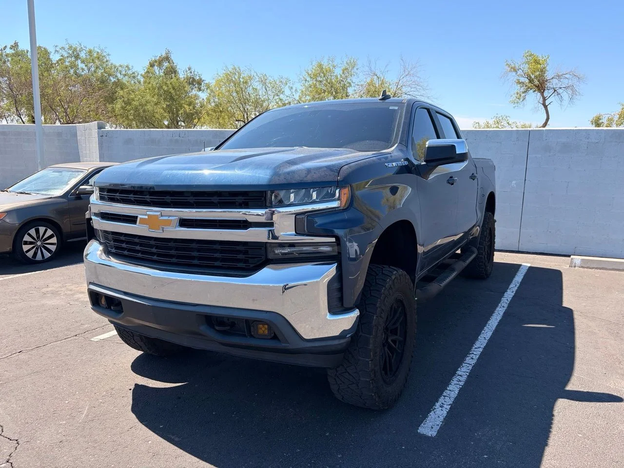 Used 2020 Northsky Blue Metallic Chevrolet LT image 1