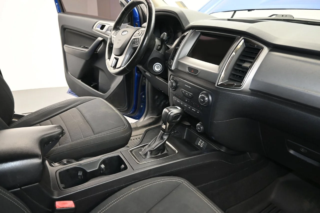 Used 2019 Lightning Blue Metallic Ford XLT image 16