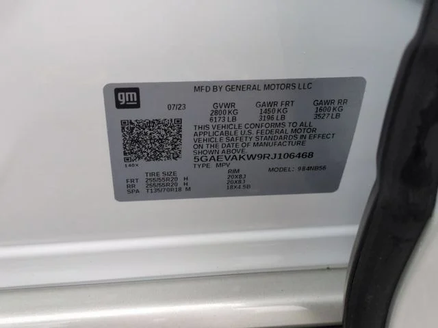Used 2024 White Buick Essence image 38