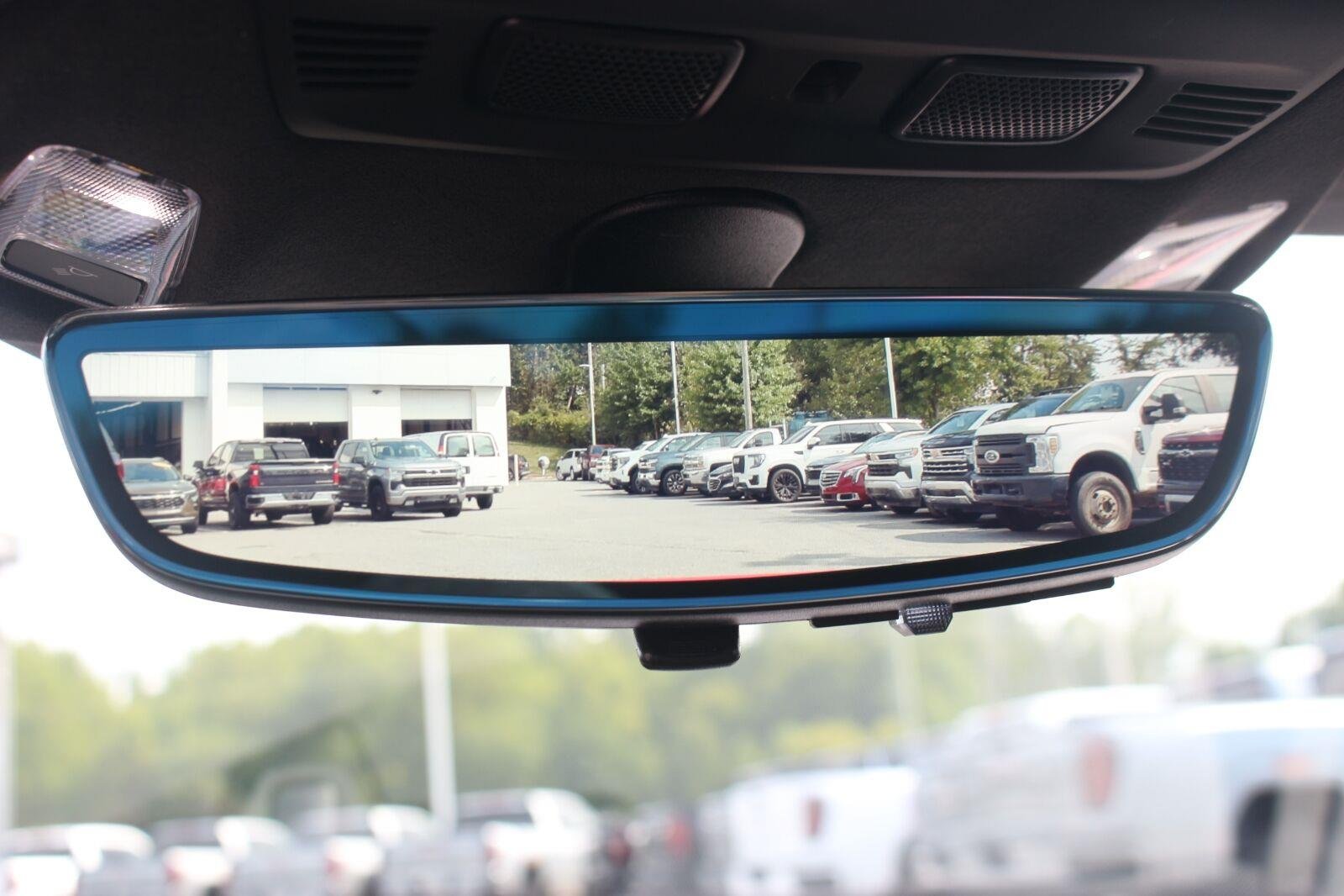 Used 2022 TORCH RED Chevrolet 3LT image 39