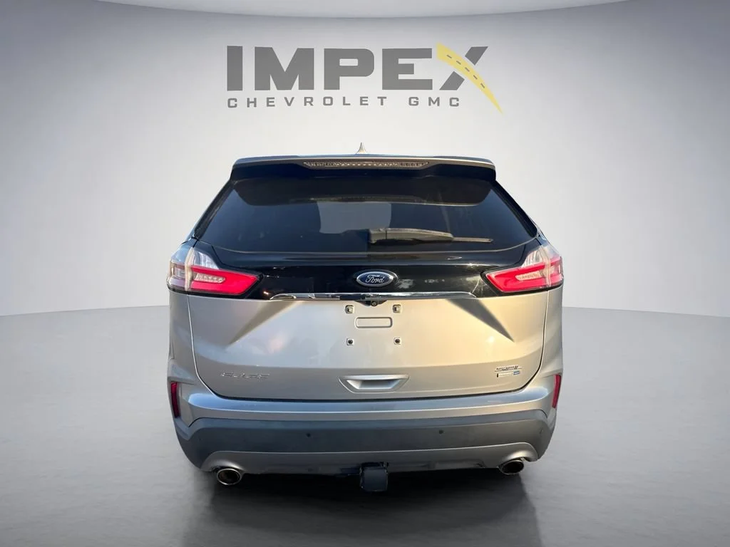 Used 2020  Ford SEL image 4