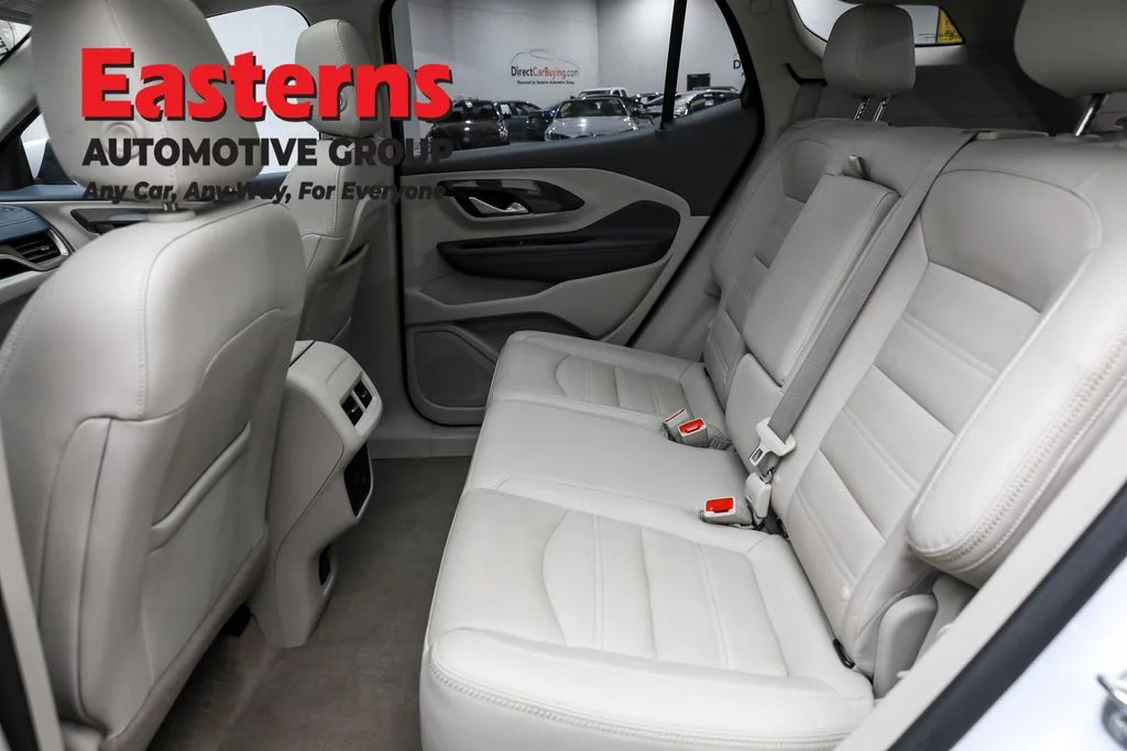 Used 2023 White GMC Denali image 21