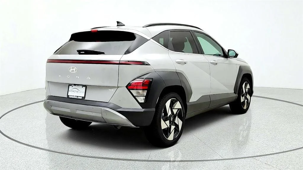 Used 2026 Cyber Gray Metallic Hyundai Limited AWD image 5