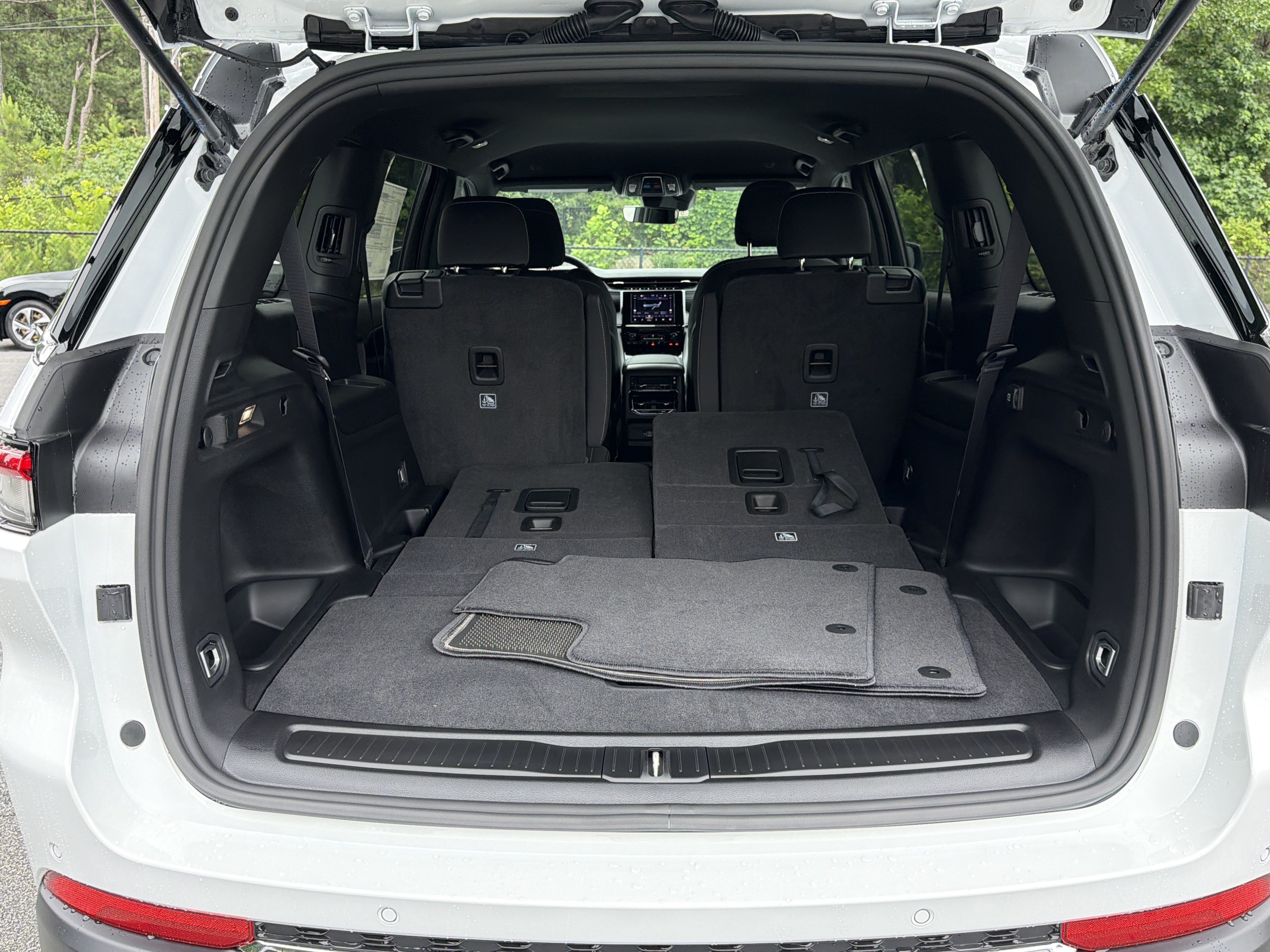 New 2026 Bright White Clearcoat Jeep Laredo image 22