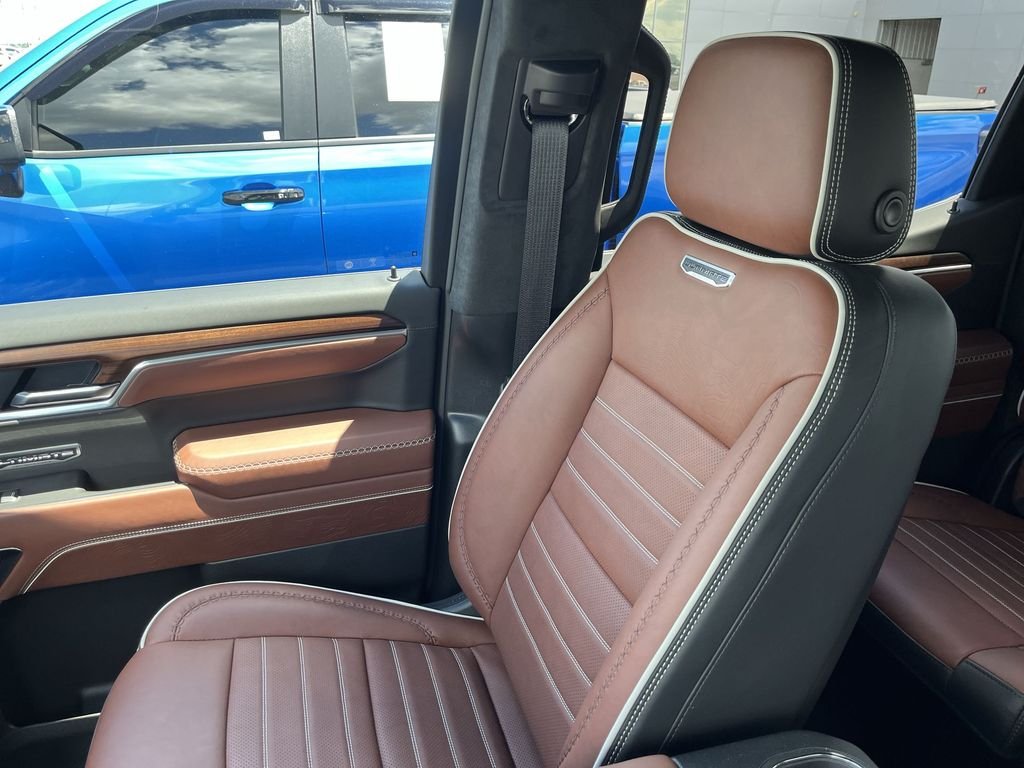 Used 2025 Gray GMC Denali Ultimate image 25