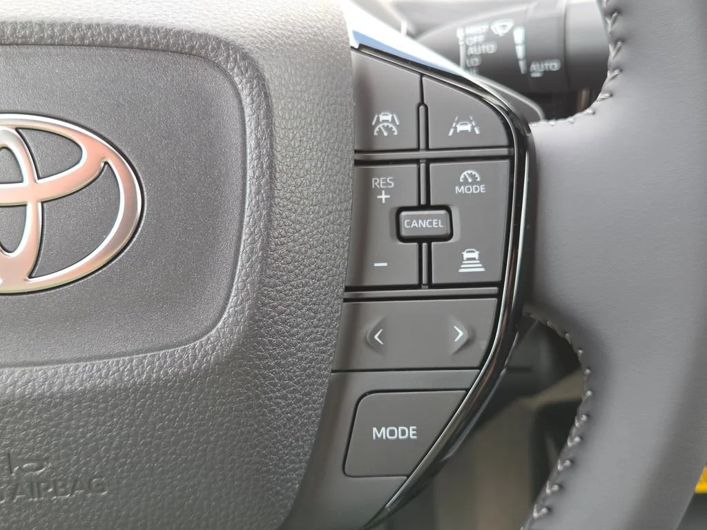 2026 Toyota C-HR SE - Photo 14