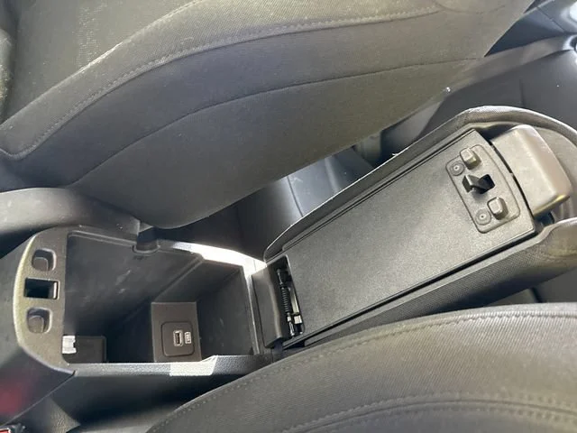 Used 2015 Omaha Orange Jeep Latitude image 24