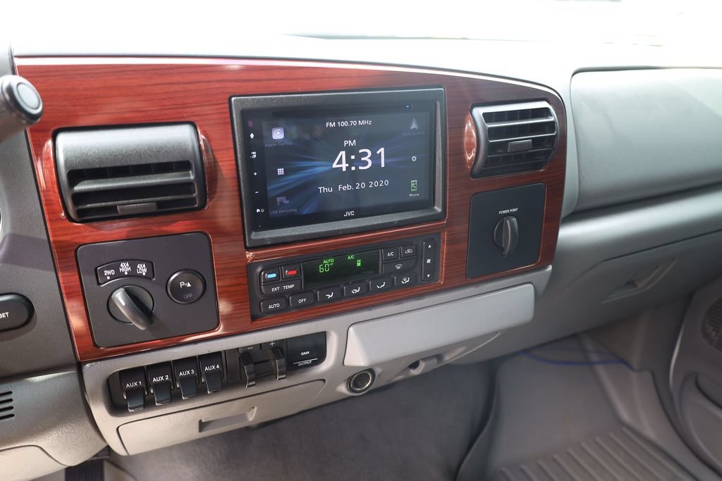 Used 2005 White Ford Lariat image 15