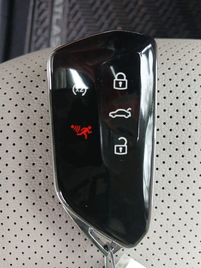 New 2026 White Volkswagen SE w/Technology image 27