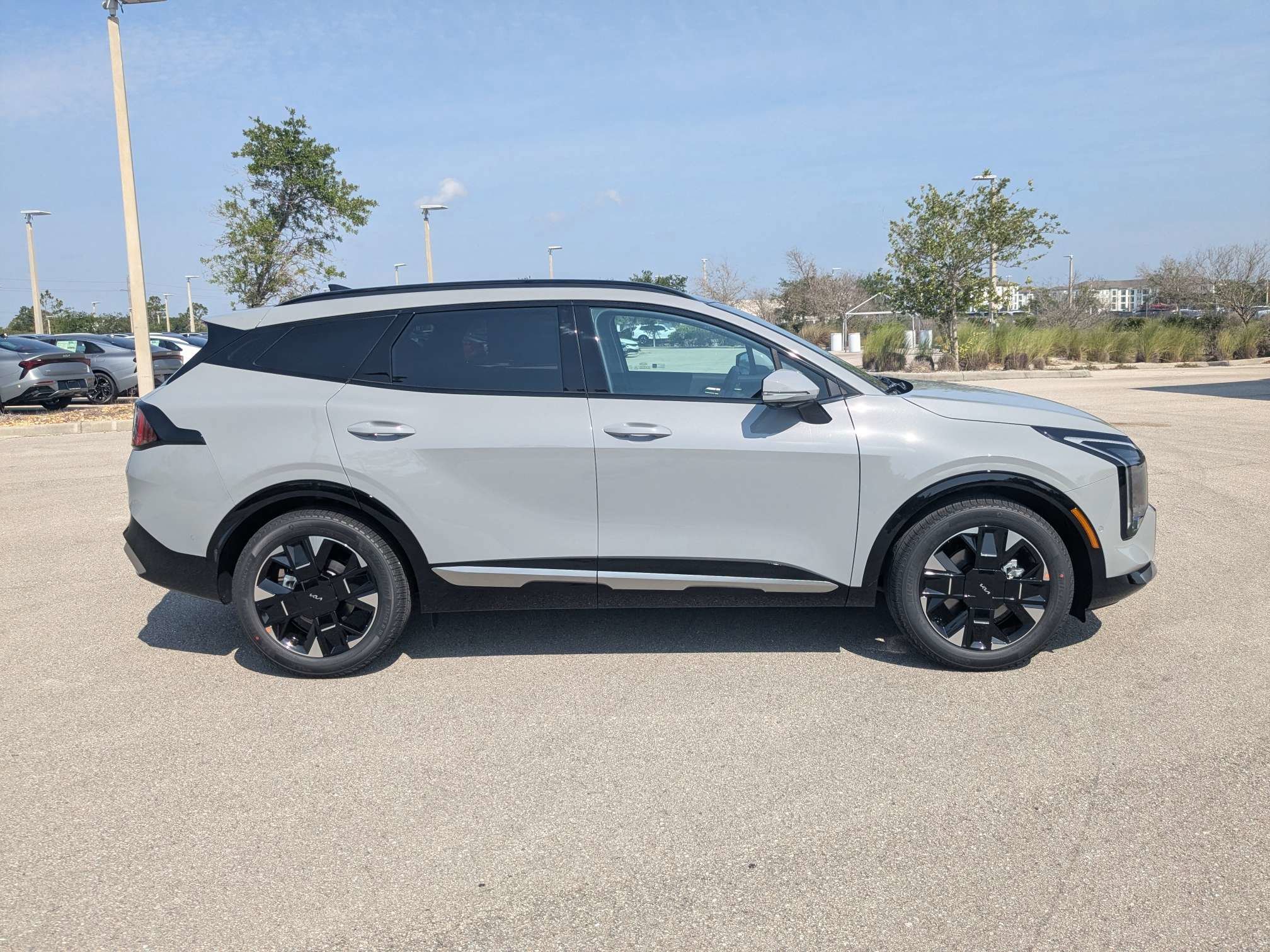 New 2026 Wolf Gray Kia SX Prestige image 4