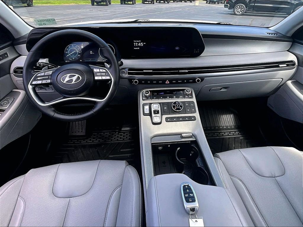 Used 2023 White Hyundai SEL image 21