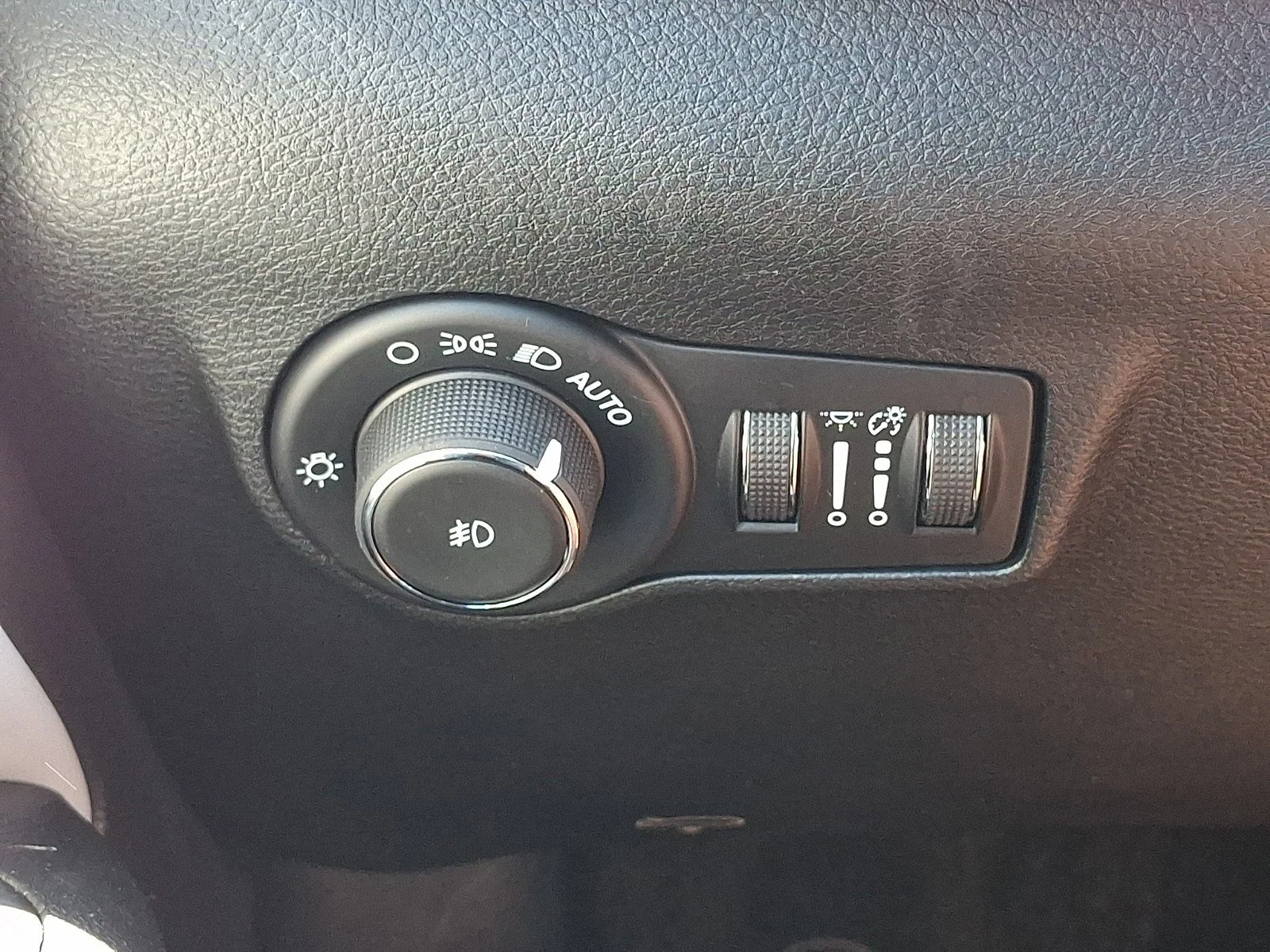 Certified Used 2024 Bright White Clearcoat Jeep Limited image 25