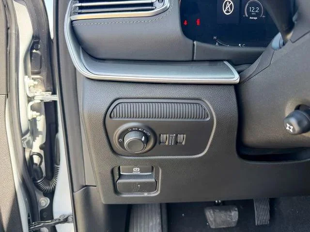 New 2026 Silver-Zynith Exterior Paint Jeep Grand Wagoneer image 19