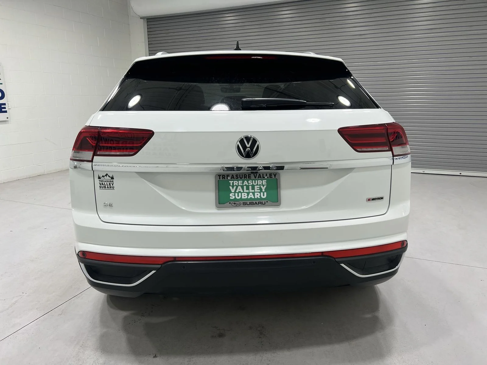 Used 2022 White Volkswagen 2.0T SE w/Technology image 7