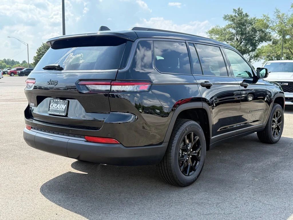 Used 2026 Black Jeep Altitude image 8