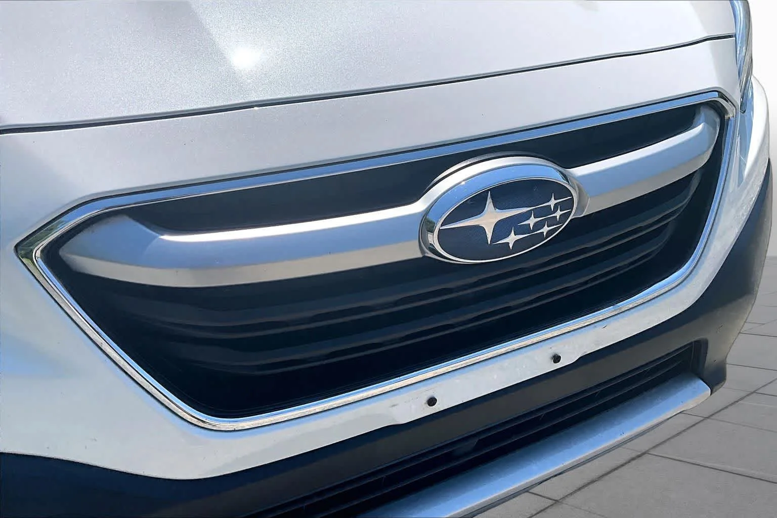 Used 2022 Crystal White Pearl Subaru Limited image 30