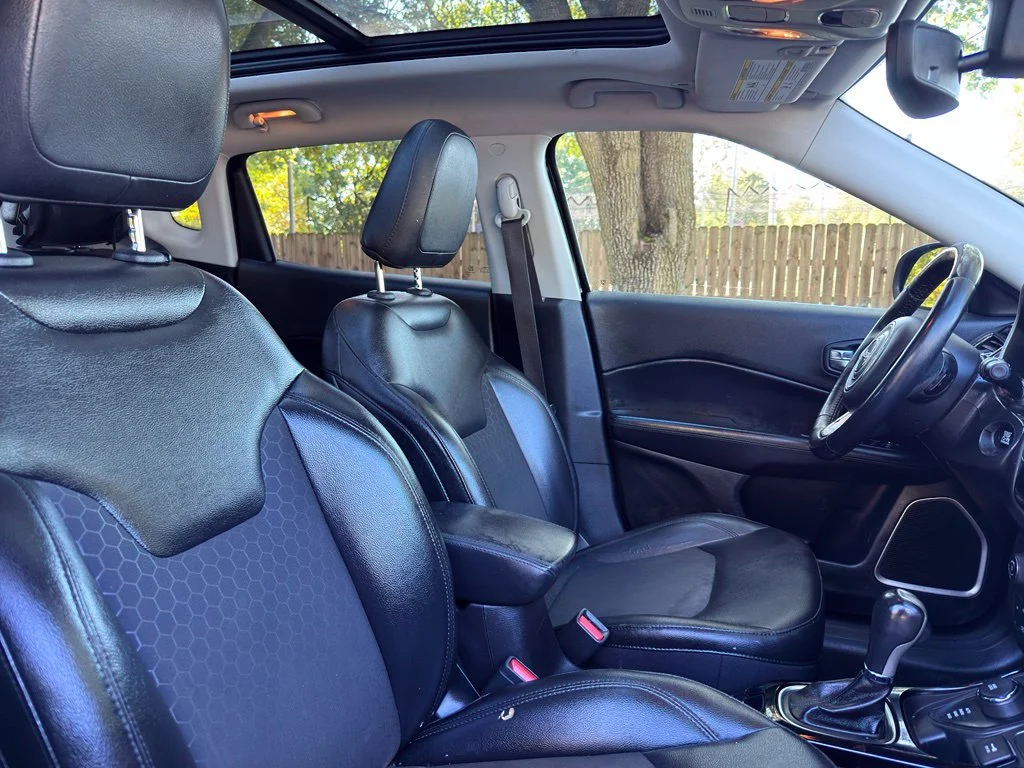 Used 2019 Black Jeep Latitude image 33