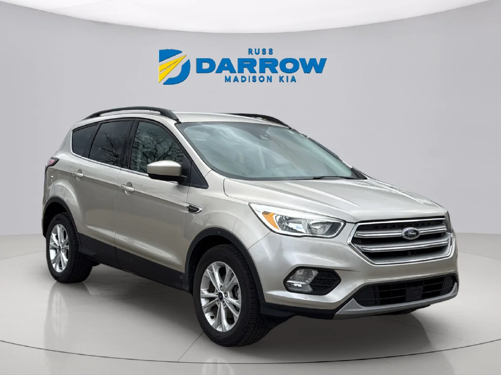 Used 2018 White Gold Metallic Ford SE image 7