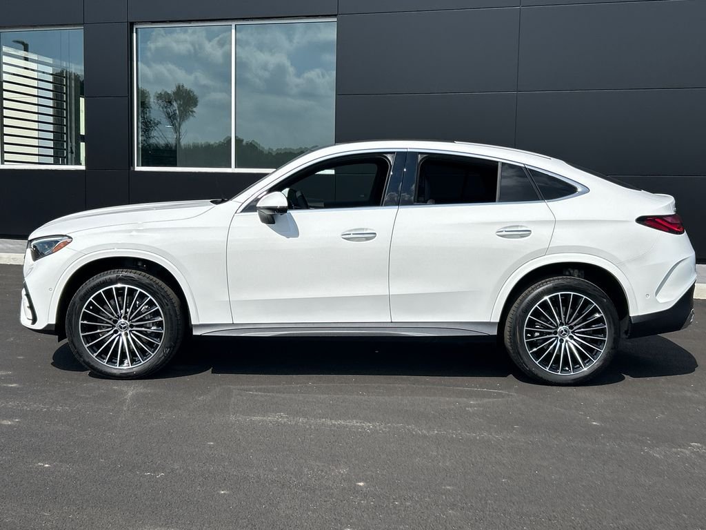 New 2026 Polar White Mercedes-Benz GLC300 image 4