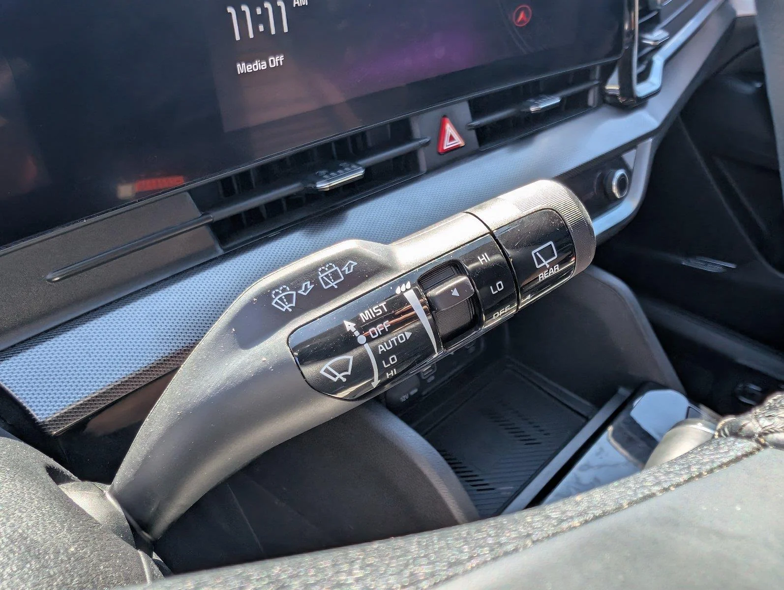 Used 2025 Wolf Gray Kia SX-Prestige image 29