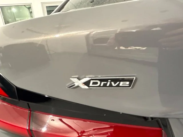 Used 2021 Gray BMW 530i xDrive image 9