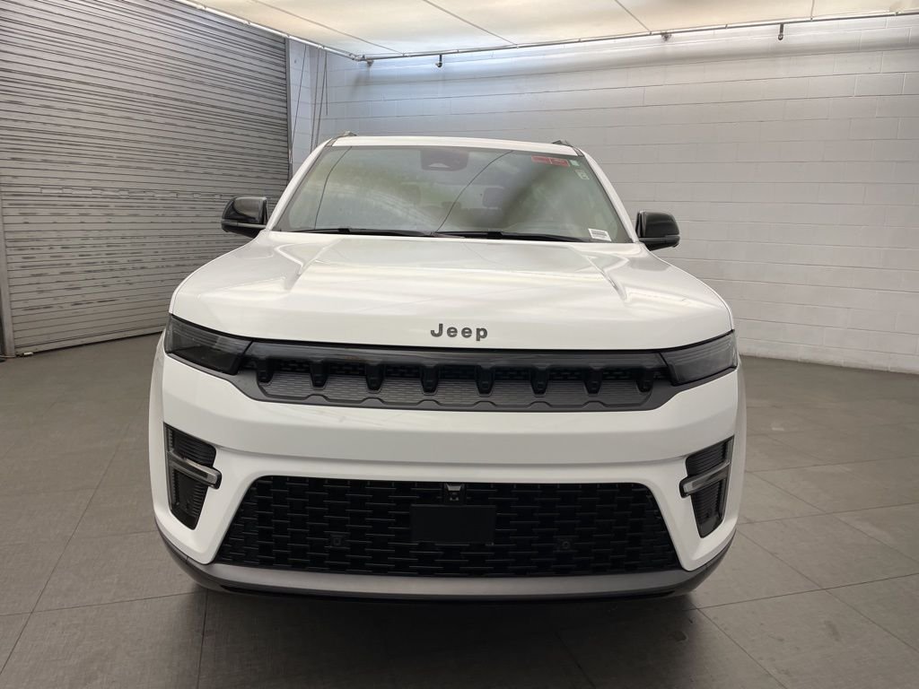 New 2026 Bright White Clear-Coat Exterior Paint Jeep Limited Reserve image 9