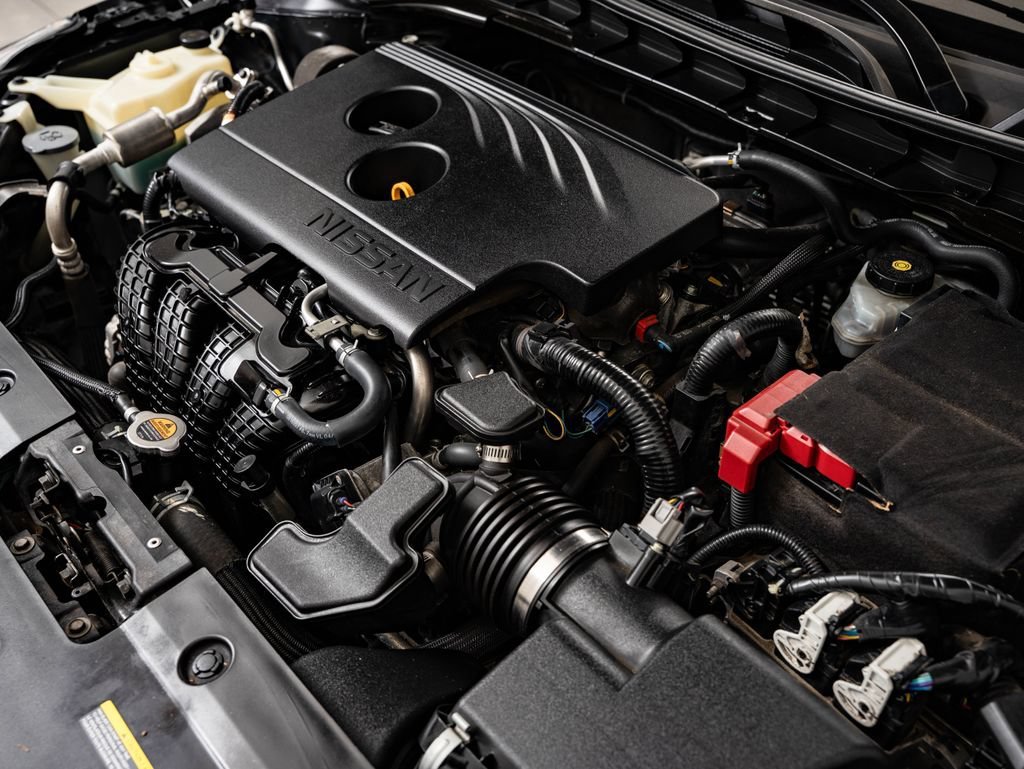 Used 2019 Super Black Nissan 2.5 SR image 43