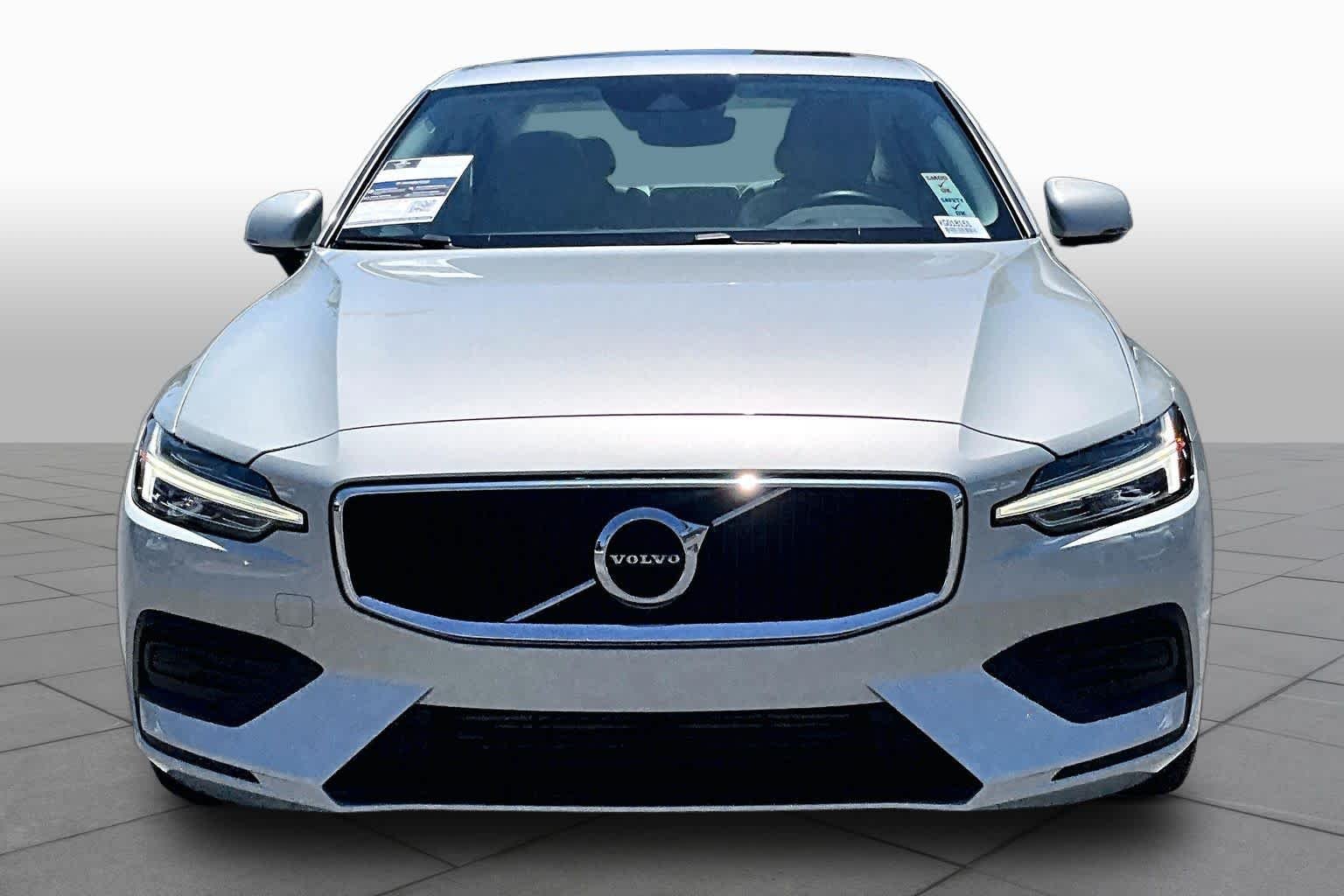 Pre-Owned 2019 Volvo S60 Momentum
