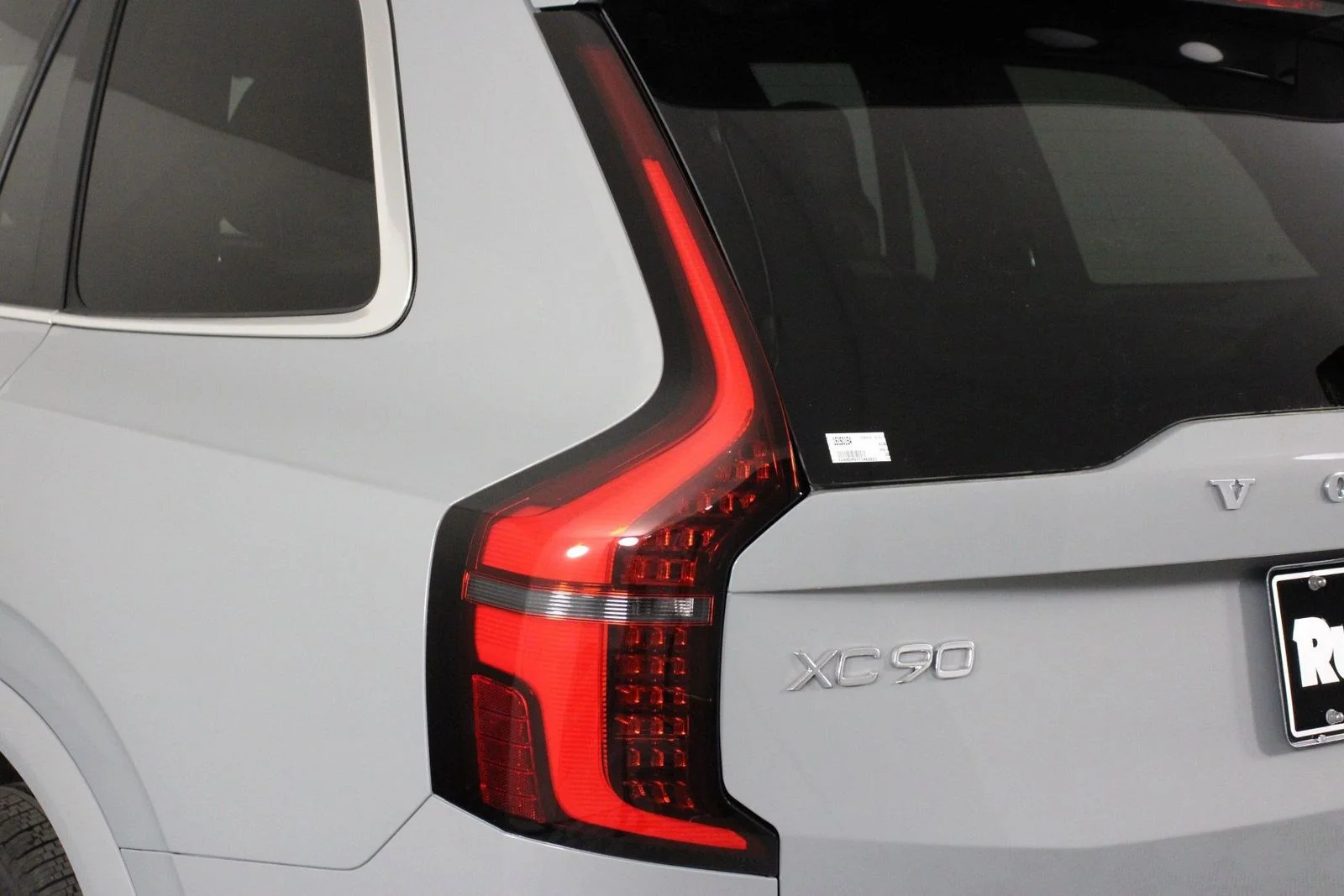 2026 Volvo XC90 Plus - Photo 15