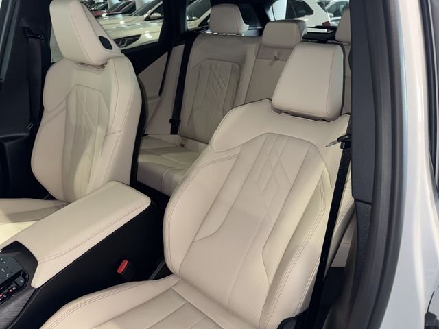 New 2026 Mineral White Metallic BMW 30 xDrive image 24