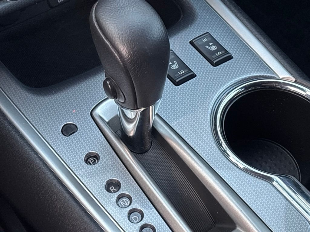 Used 2019 Silver Nissan SL image 31