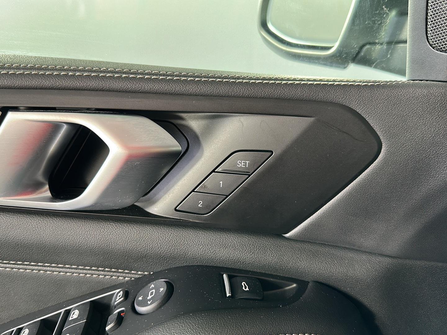 Used 2024 Skyscraper Grey Metallic BMW xDrive40i image 10