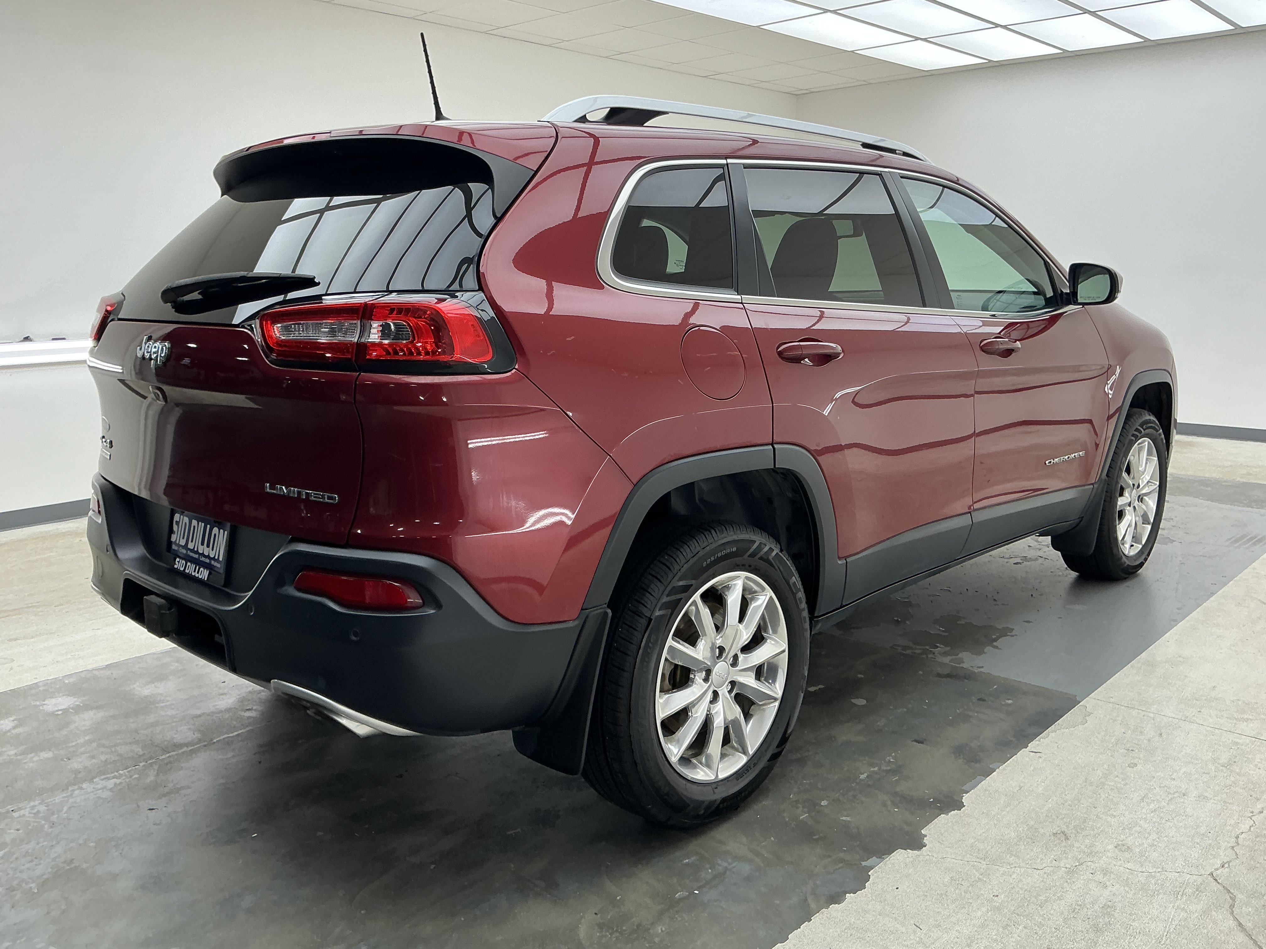 Used 2017 Deep Cherry Red Crystal Pearlcoat Jeep Limited image 4