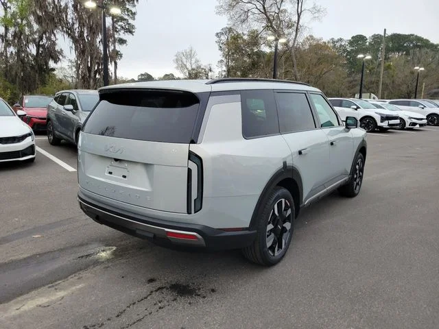 New 2027 Ivory Silver Kia S image 2