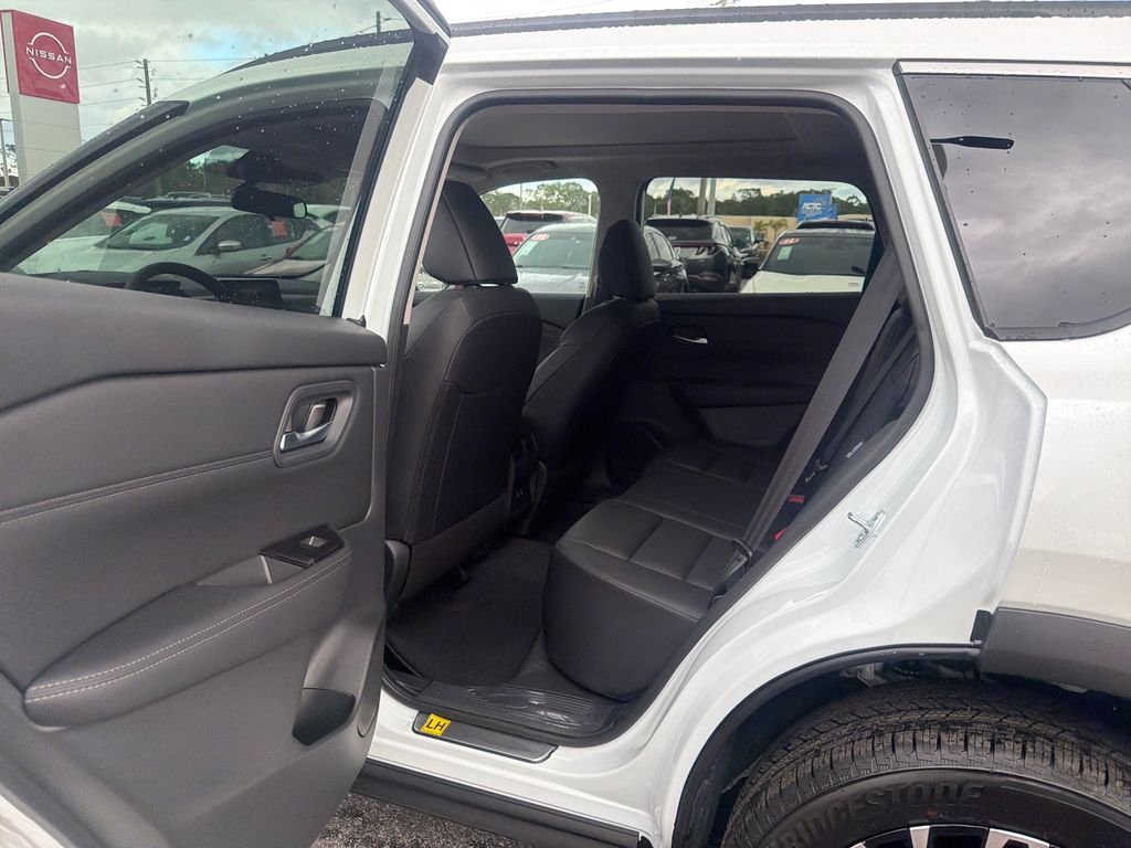 New 2026 Nissan Rogue Dark Armor 4D Sport Utility