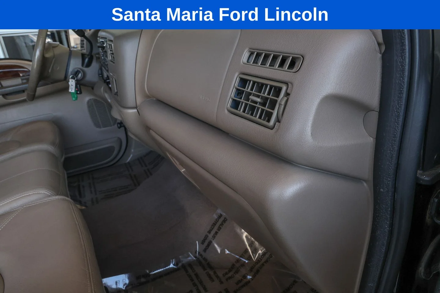 Used 2000 Black Ford Lariat image 32