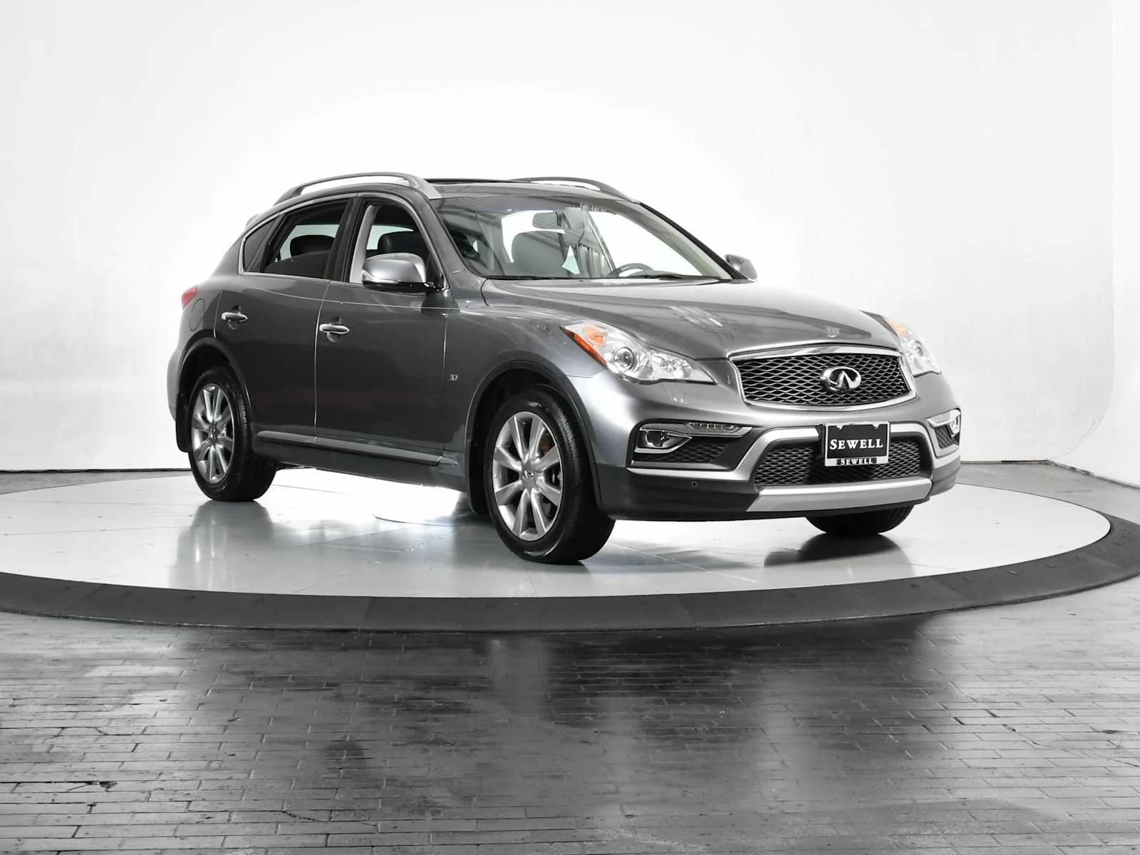 Used 2017 Graphite Shadow INFINITI  image 8