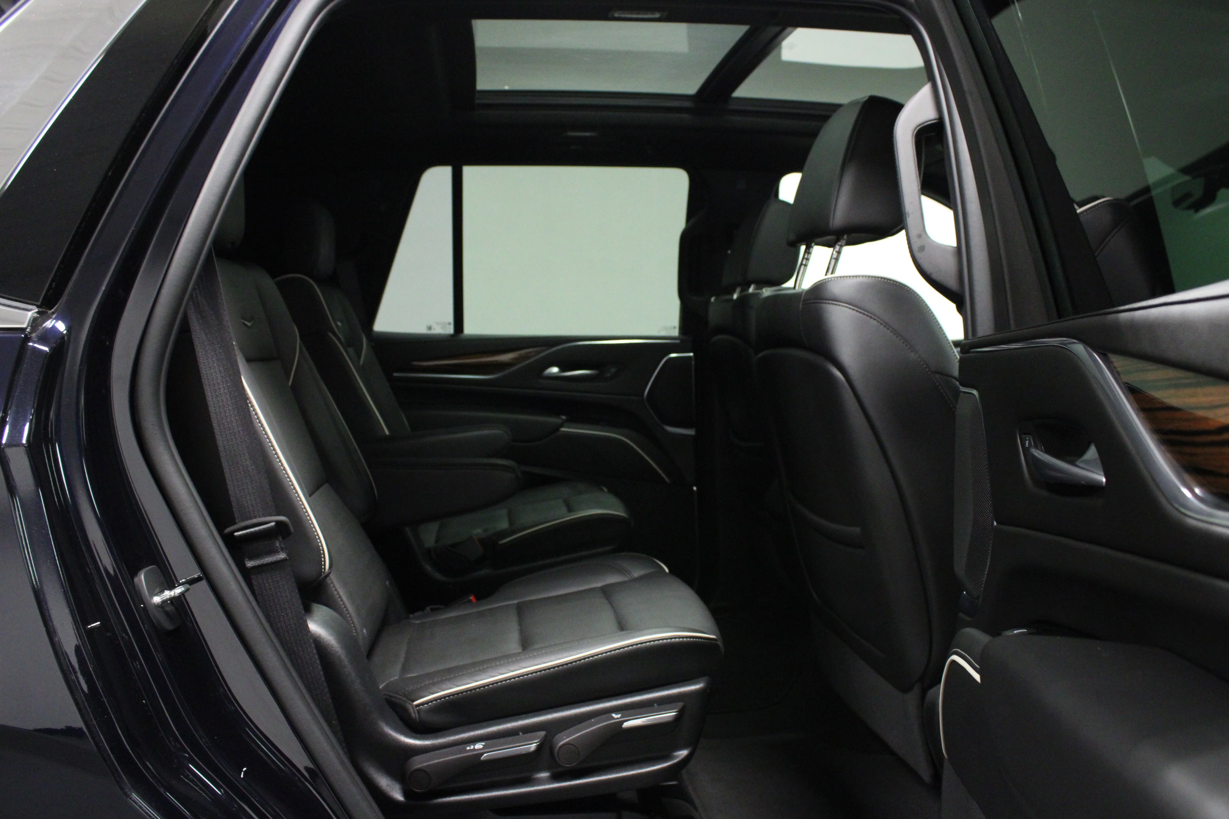 Used 2023 Dark Moon Blue Metallic Cadillac Premium Luxury image 16
