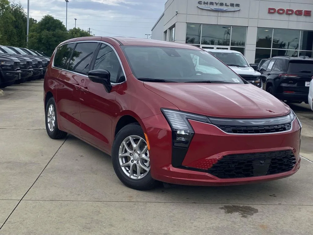 2027 Chrysler Pacifica Select's photo