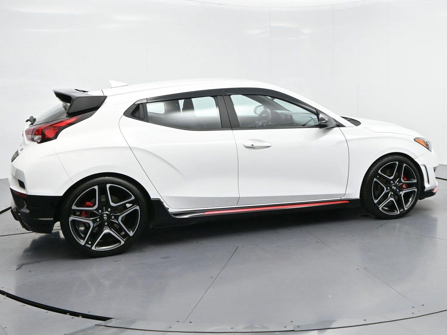 Used 2022 Lunar White Hyundai Base image 8