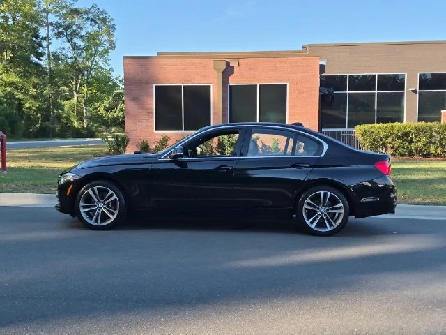 Used 2018 Black BMW 330i image 10