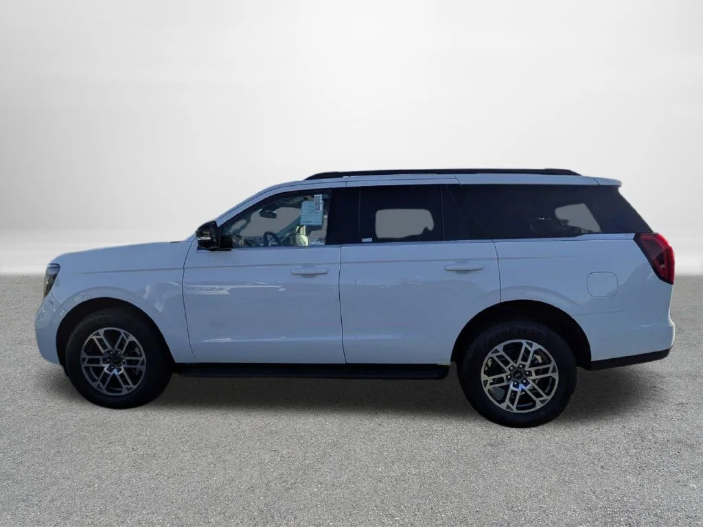 New 2026 Oxford White Ford Active image 5