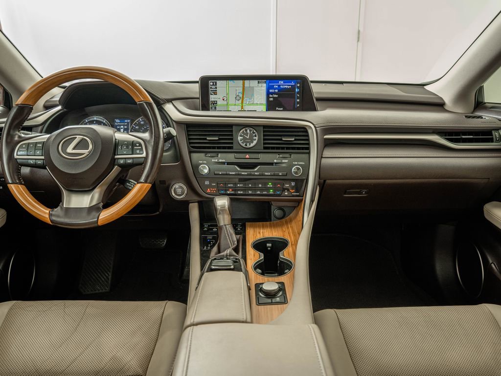Used 2018 Eminent White Pearl Lexus RX 350L Premium image 30