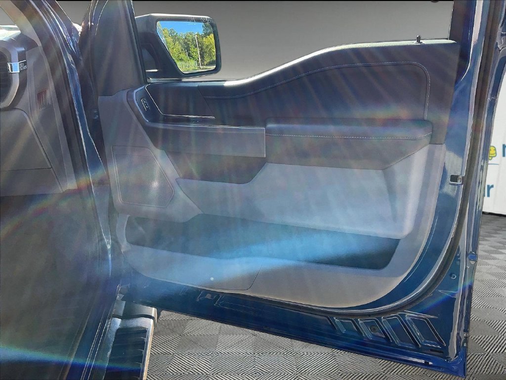 Used 2025 Blue Ford XLT image 12