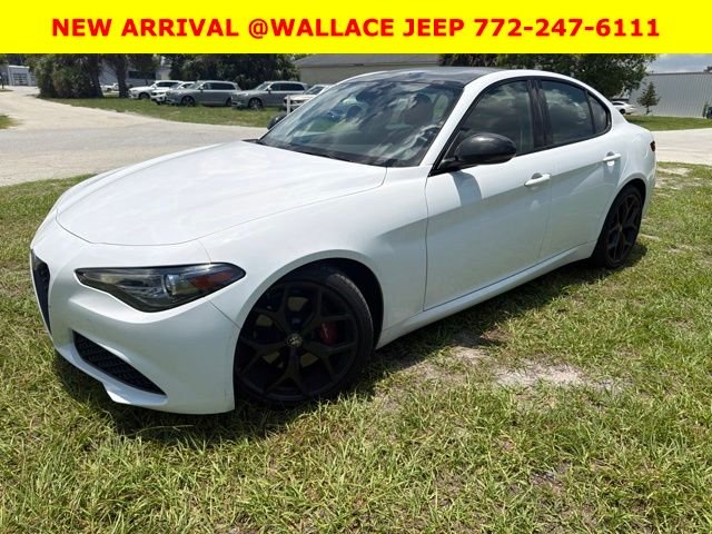 Used 2020  Alfa Romeo Base image 8