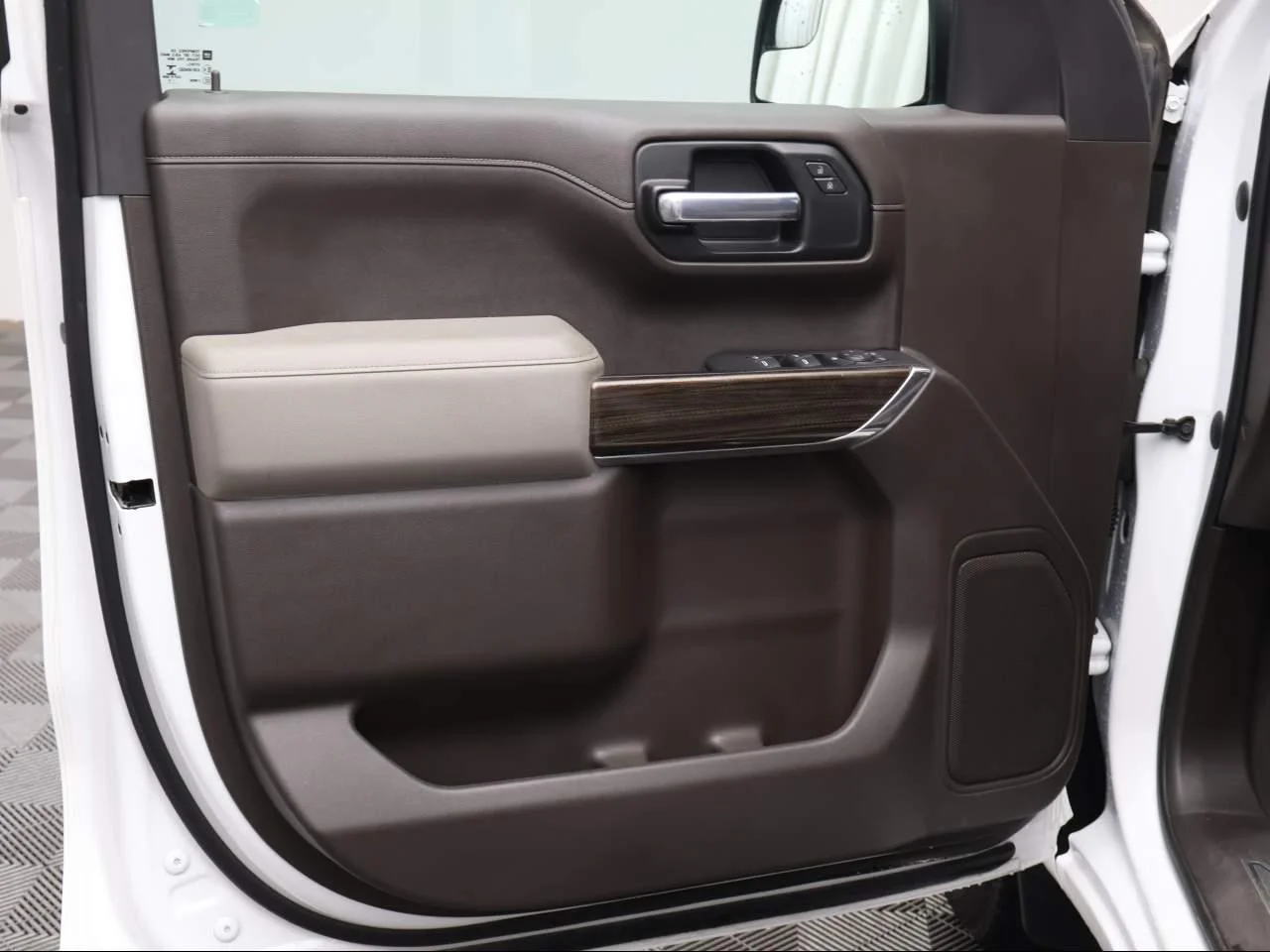 2020 Chevrolet Silverado 1500 LT - Photo 6
