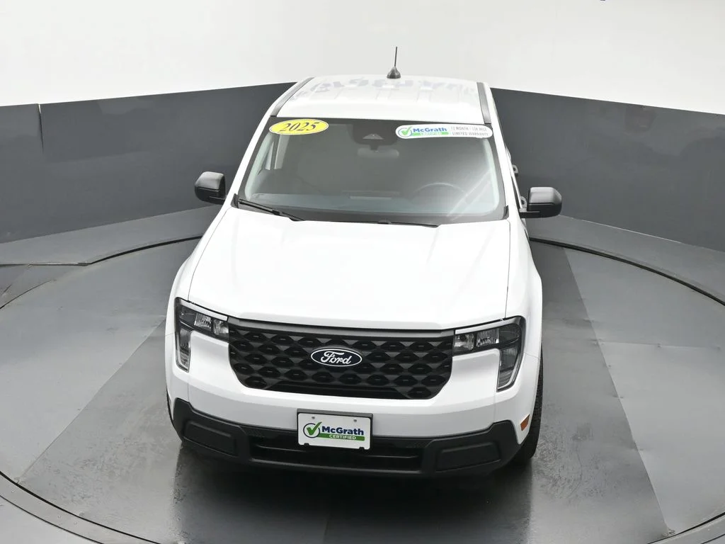 Used 2025 White Ford XL image 27